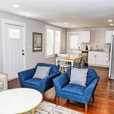 Sunny Hill Cottage With 4 Beds